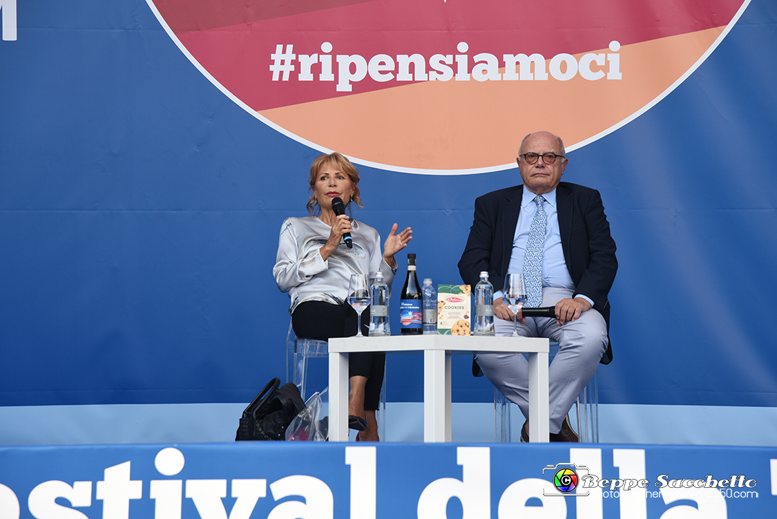 VBS_7945 - Lilli Gruber intervista Massimo Galli Infettivologo.jpg